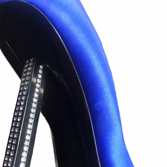 Saint Laurent Satin Tower Pump - Picture 9 of 9